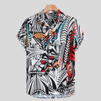 Detailansicht tropischer Print auf hawaiianischem Shirt