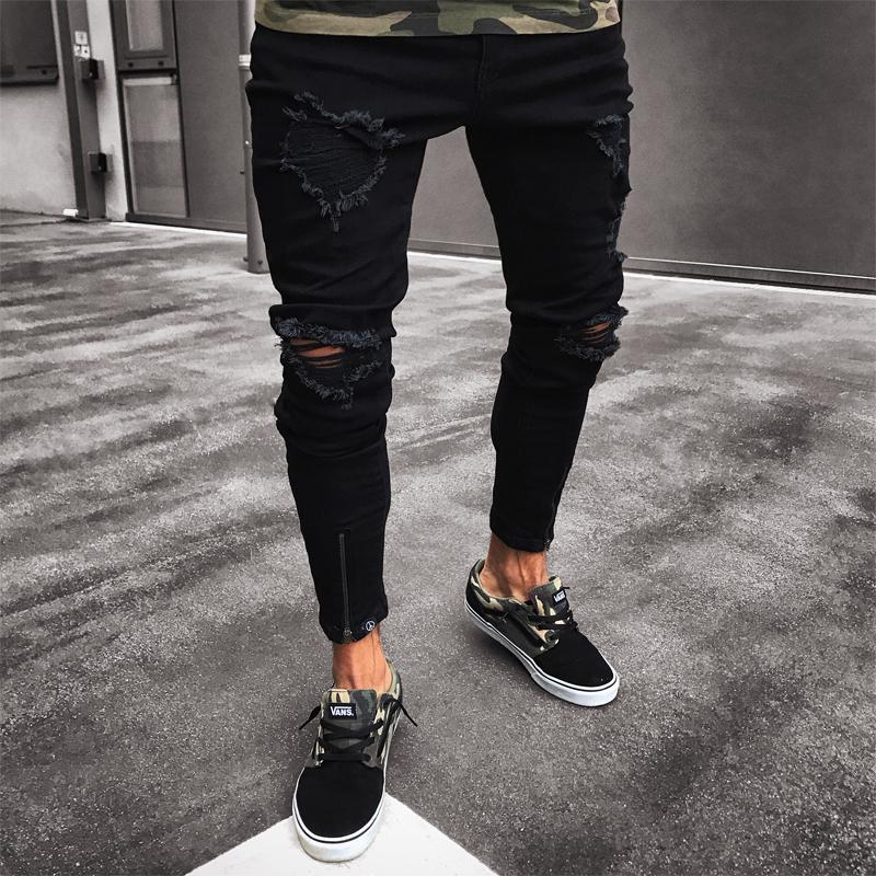 Streetwear Ripped Jeans Shorts Damen Vorderansicht im Destroyed Look